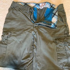 Men’s cargo shorts